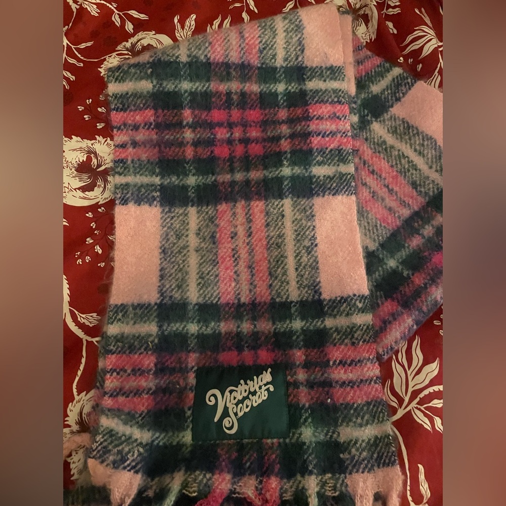 Victoria Secret Scarf